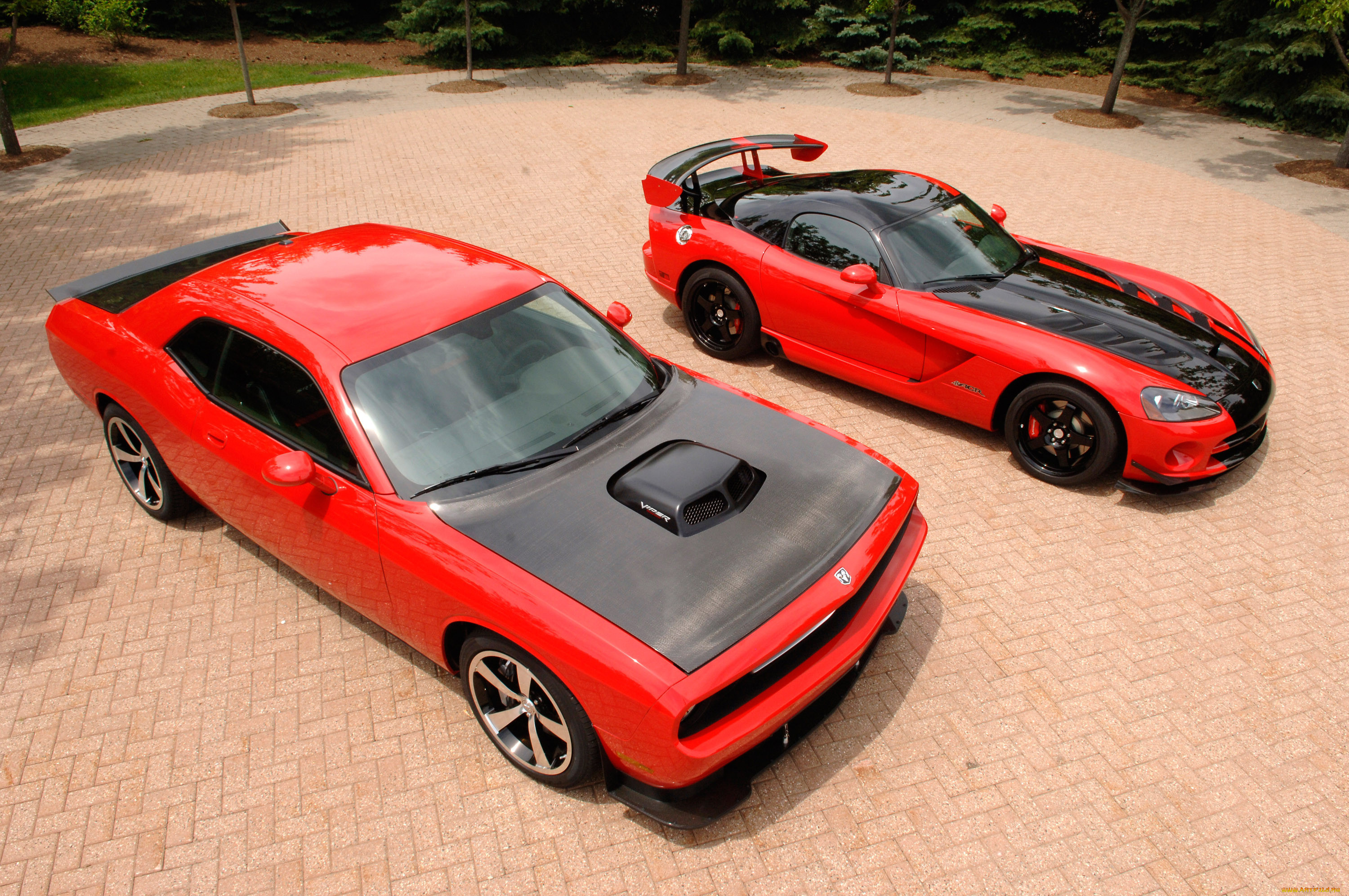 Обои Dodge Challenger Srt10 Concept With 600hp Viper V10 Engine